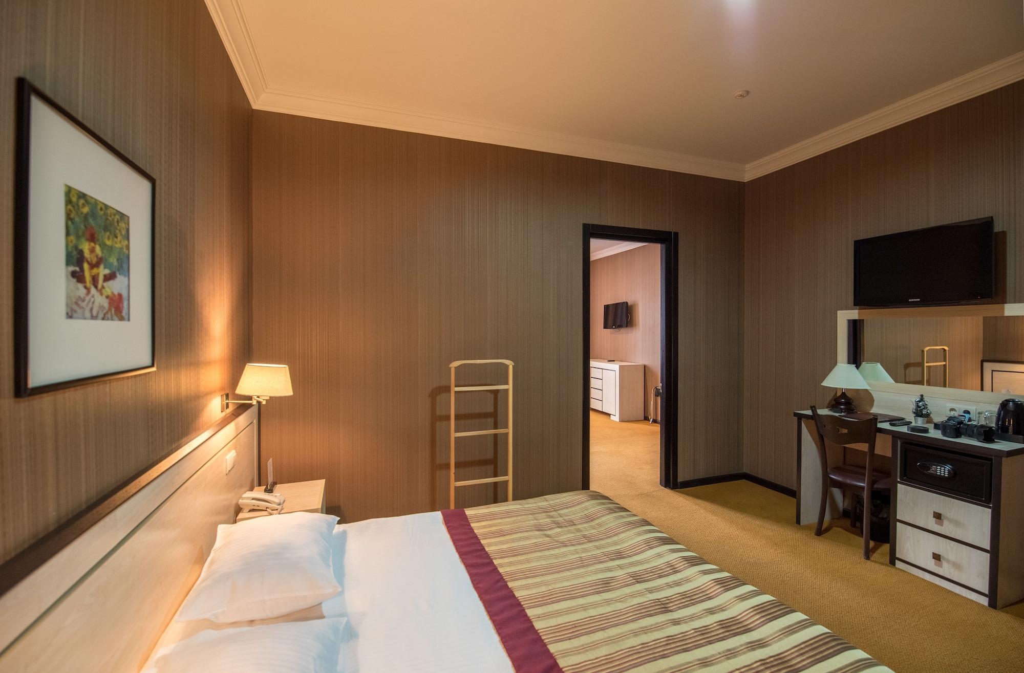 Hotel Rikhe Monika Tbilisi Ngoại thất bức ảnh