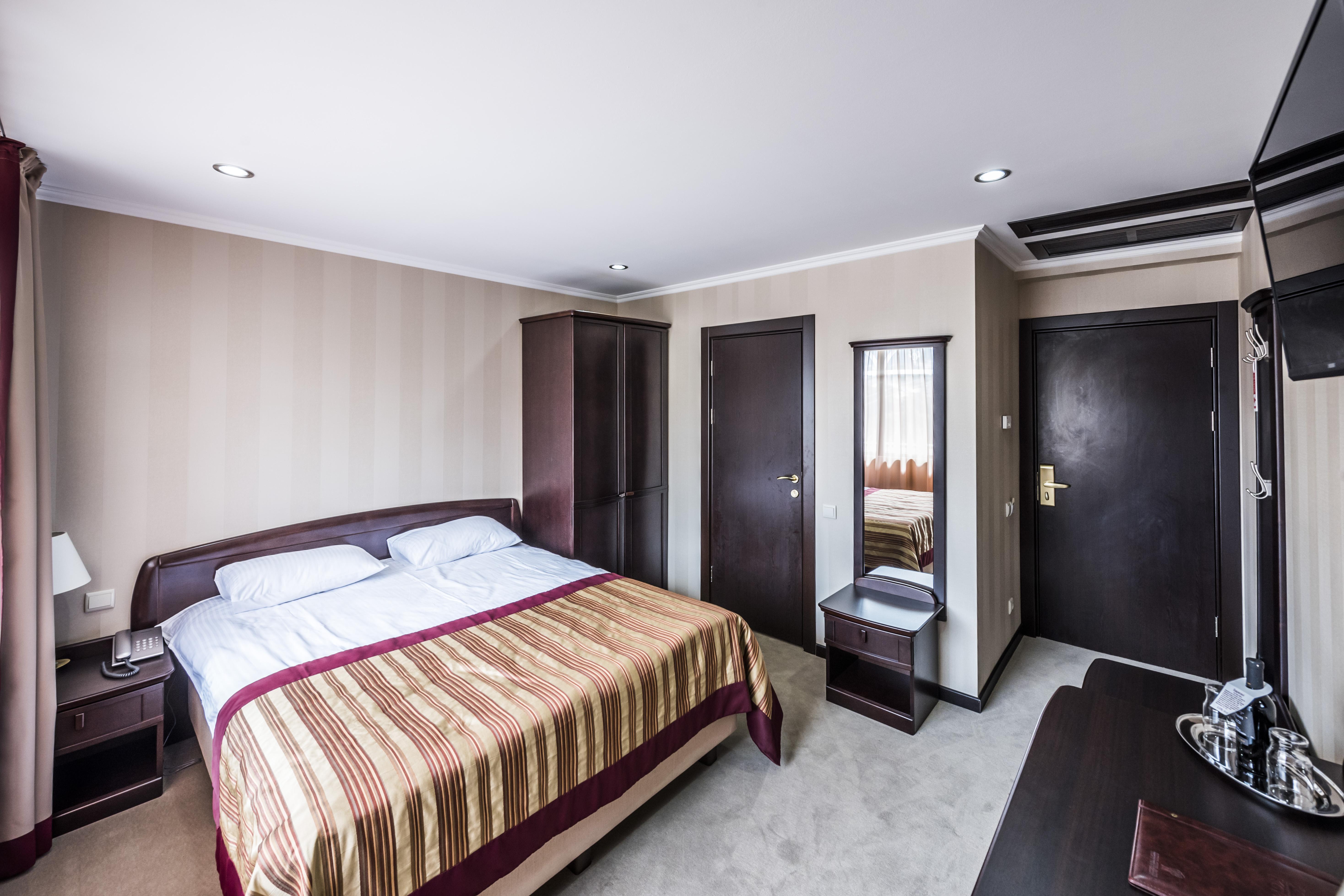 Hotel Rikhe Monika Tbilisi Ngoại thất bức ảnh
