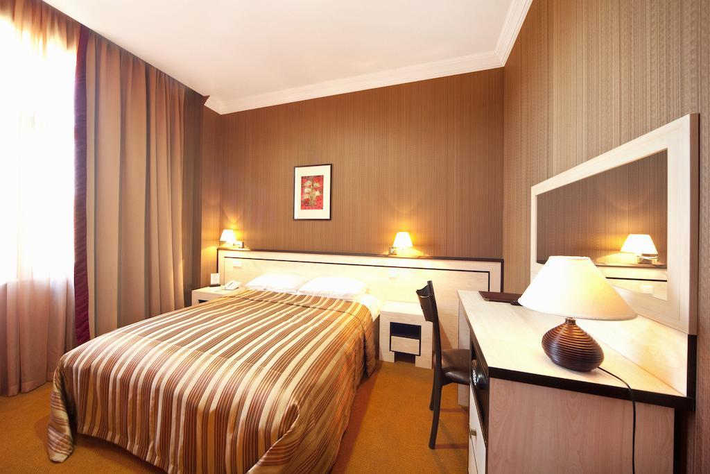 Hotel Rikhe Monika Tbilisi Phòng bức ảnh