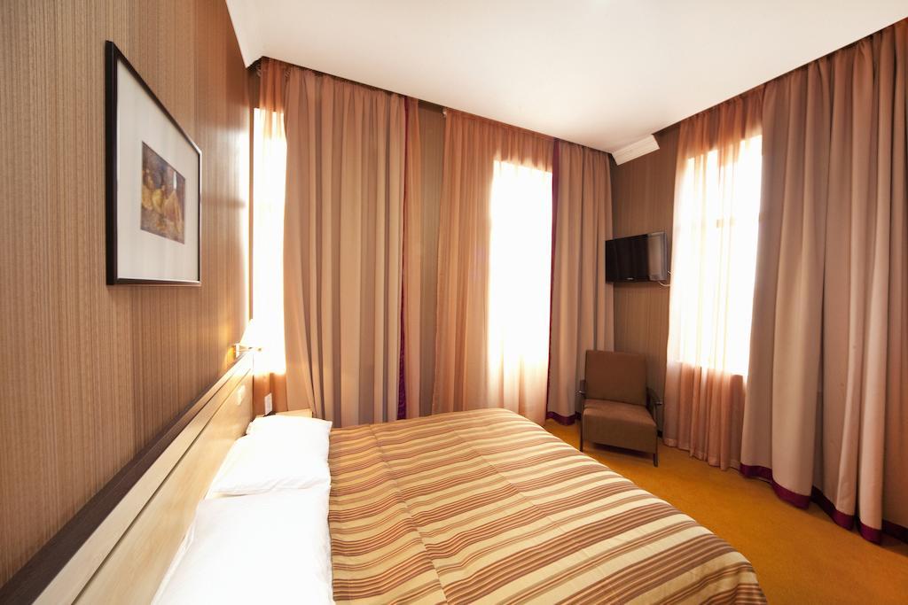 Hotel Rikhe Monika Tbilisi Phòng bức ảnh