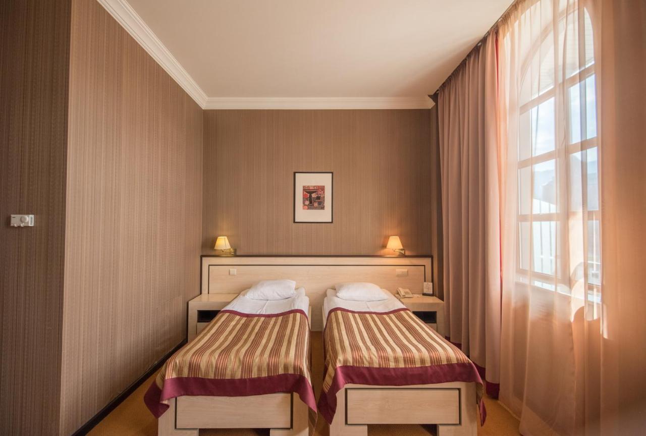 Hotel Rikhe Monika Tbilisi Ngoại thất bức ảnh