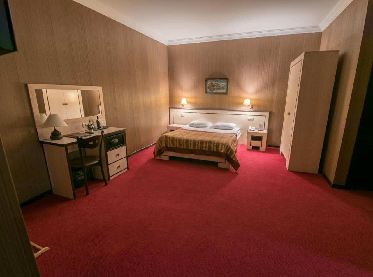 Hotel Rikhe Monika Tbilisi Ngoại thất bức ảnh